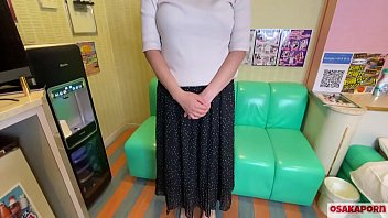 Gカップ爆乳おデブの人生初オナニー、小顔ショートヘアのドエロぽっちゃりさんが喘ぎまくります。OSAKAPORN